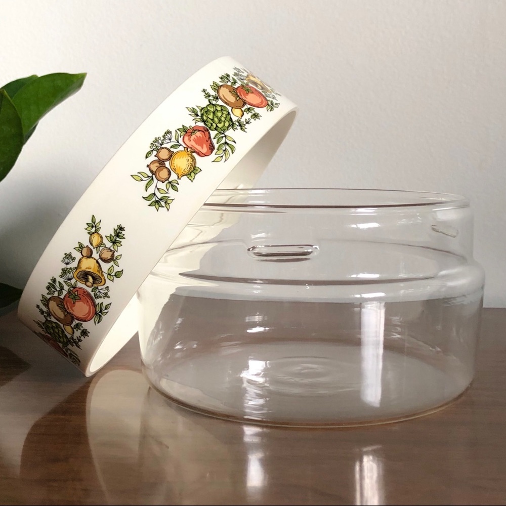 Vintage glass Pyrex container